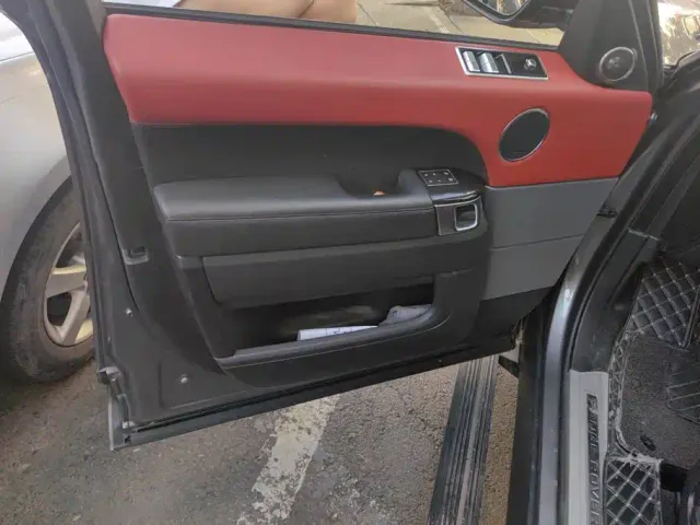 Land Rover Range Rover Sport — Фото автомобиля 7