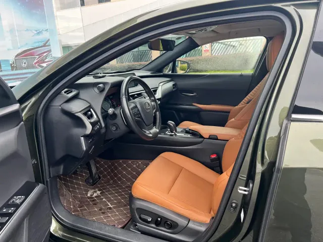 Lexus UX — Фото автомобиля 6