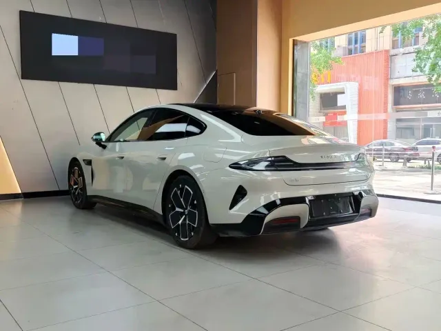 Xiaomi SU7 — Фото автомобиля 9
