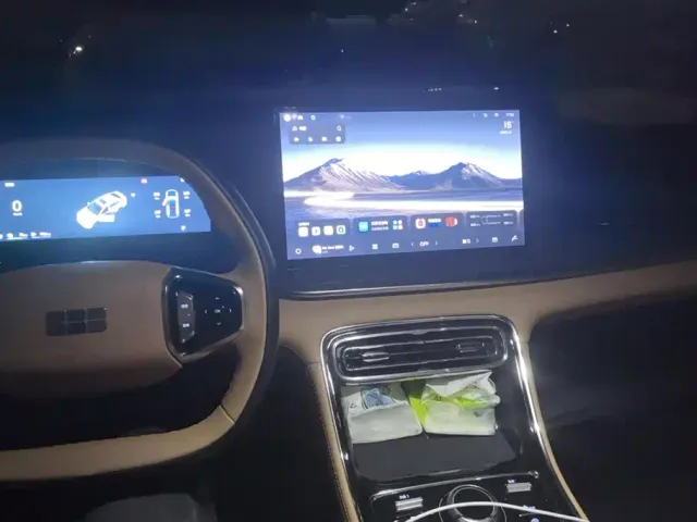 Geely Galaxy Stellar 6 — Фото автомобиля 12