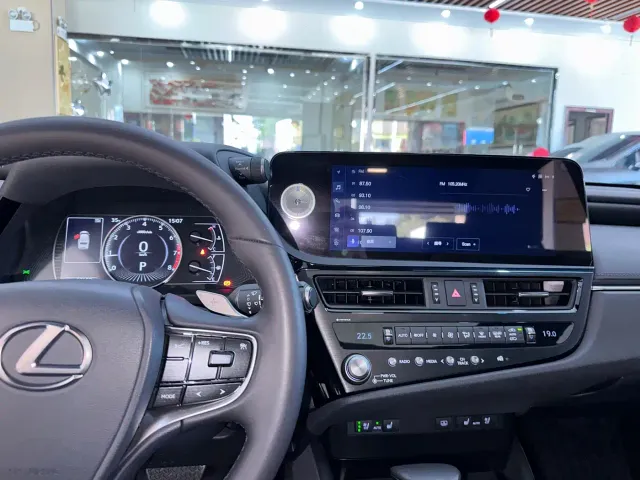 Lexus ES — Фото автомобиля 10