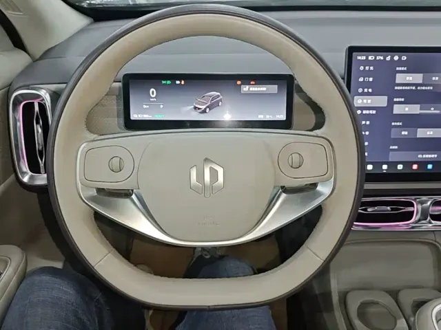 Leapmotor B10 — Фото автомобиля 10