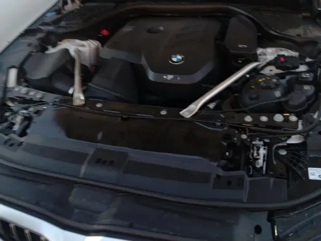 BMW 5 Series — Фото автомобиля 10