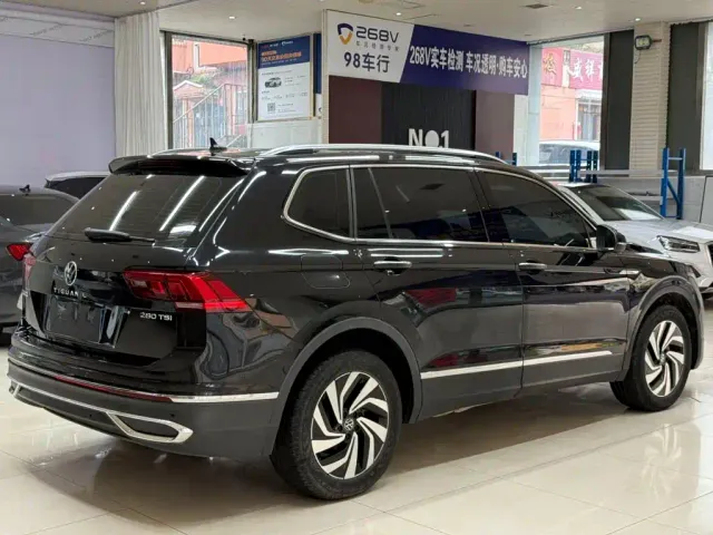 Volkswagen Tiguan L — Фото автомобиля 4