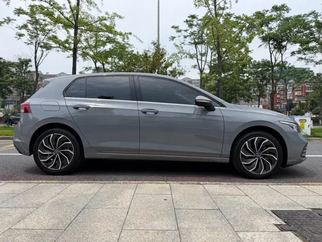 Volkswagen Golf — Фото автомобиля 8
