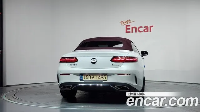 Mercedes-Benz E-Class — Фото автомобиля 4