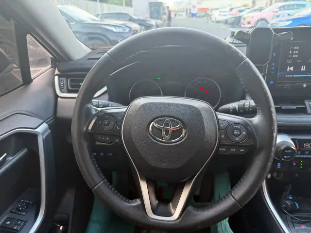 Toyota Wildlander — Фото автомобиля 13