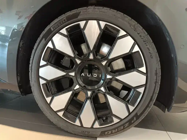 Audi E5 Sportback — Фото автомобиля 14
