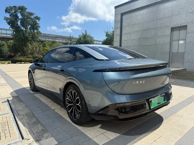 Zeekr 007 — Фото автомобиля 17