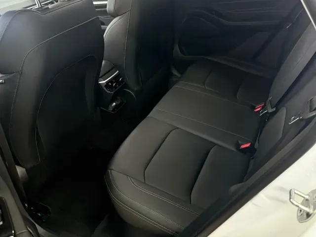 Geely Emgrand — Фото автомобиля 3