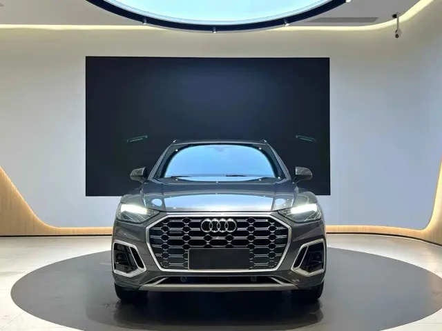 Audi Q5L — Фото автомобиля 2