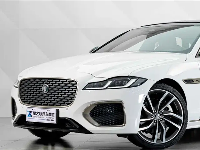 Jaguar XFL — Фото автомобиля 3
