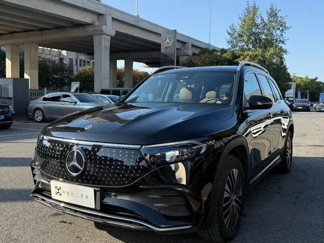 Фотография автомобиля — Mercedes-Benz EQB