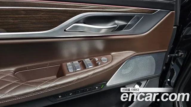 BMW 7-Series — Фото автомобиля 28