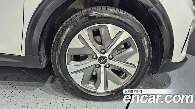 Kia Niro — Фото автомобиля 21