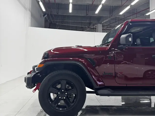 Jeep Wrangler — Фото автомобиля 12