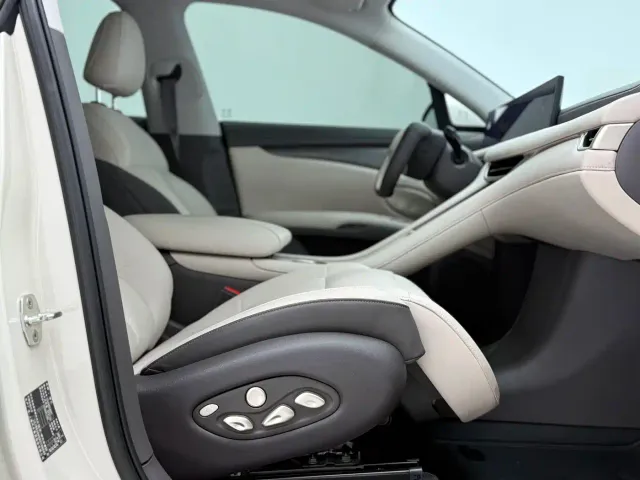 IM Motors LS6 — Фото автомобиля 19