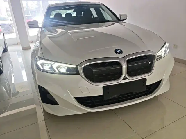 BMW i3 — Фото автомобиля 2