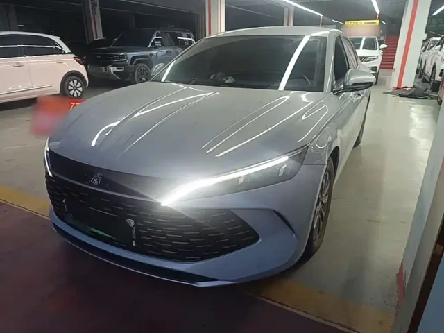 Фотография автомобиля — BYD Qin L