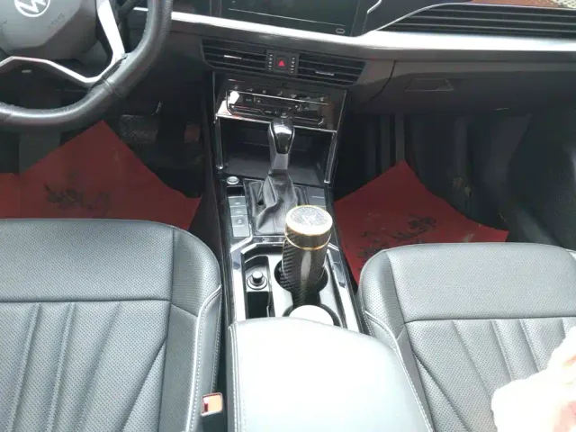 Volkswagen Passat — Фото автомобиля 16
