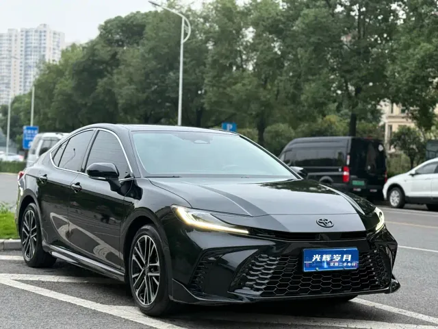 Toyota Camry — Фото автомобиля 3