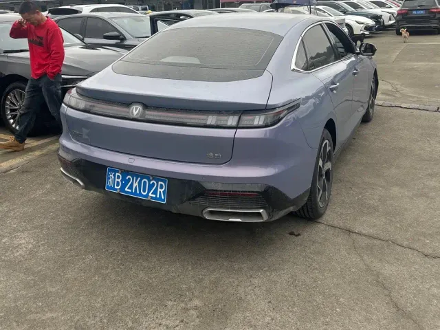 Changan Eado — Фото автомобиля 6