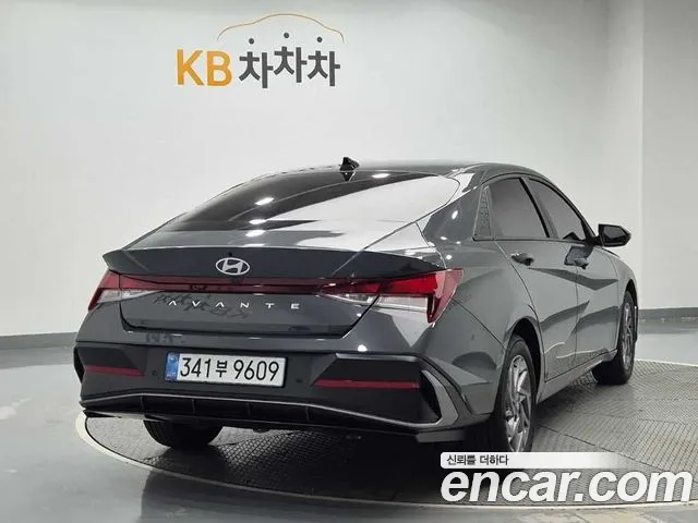 Hyundai Avante — Фото автомобиля 3