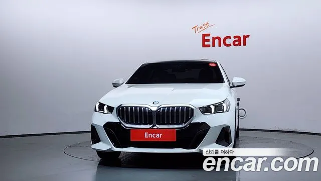 BMW 5-Series 5 серия (G60) 530i xDrive M Sport — Фото автомобиля 3