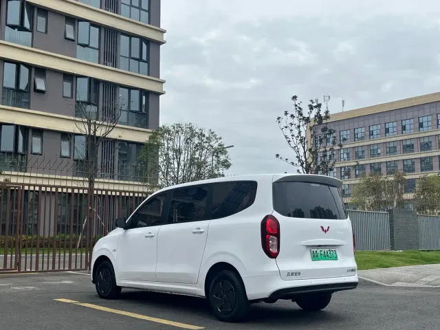 Wuling Hongguang — Фото автомобиля 7