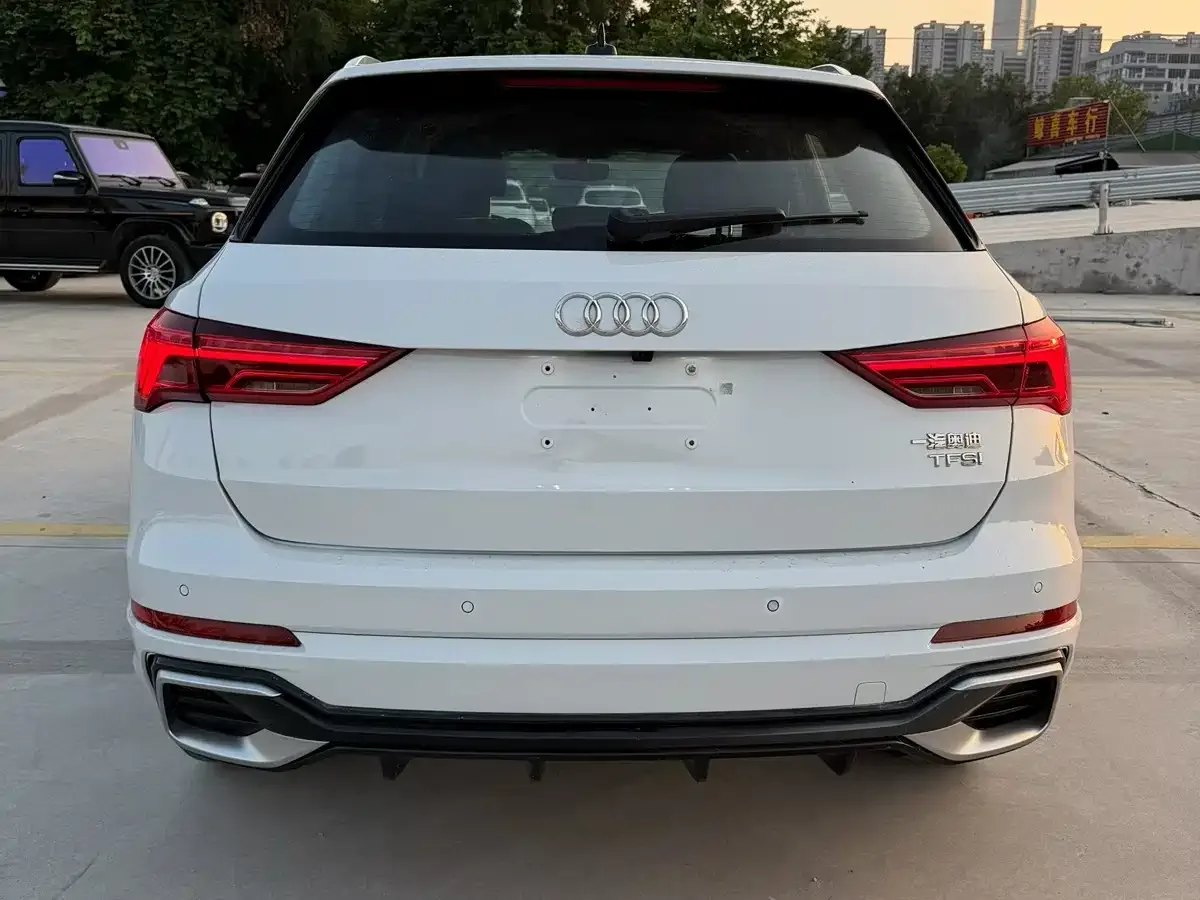 Audi Audi Q3 2024 35 TFSI Fashion Sport — Фото автомобиля 9