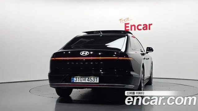 Hyundai Grandeur GN7 — Фото автомобиля 4