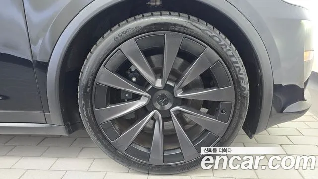 Tesla Model X — Фото автомобиля 6
