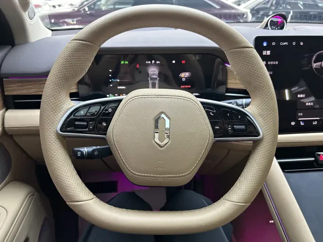 Aito M7 — Фото автомобиля 24