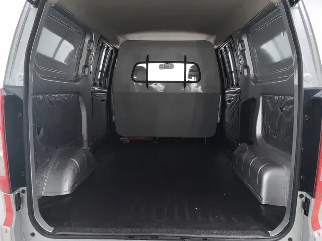 Wuling Hongguang V — Фото автомобиля 16