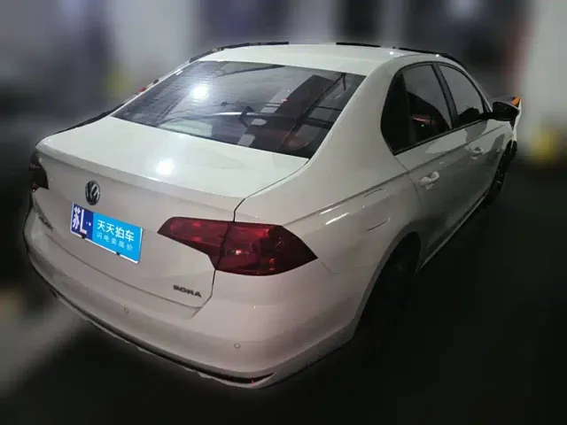 Volkswagen Bora — Фото автомобиля 2