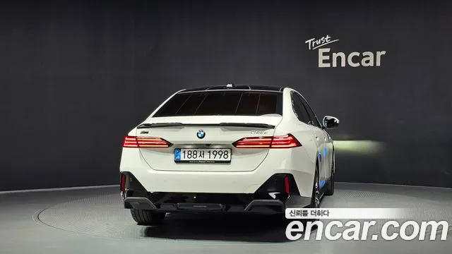 BMW 5 Series G60 — Фото автомобиля 4