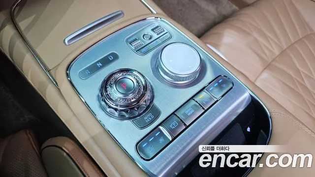 Genesis G90 Бензин 3.5 турбо AWD — Фото автомобиля 8