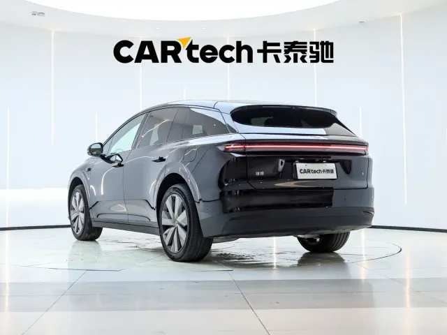 Li Auto i6 — Фото автомобиля 21
