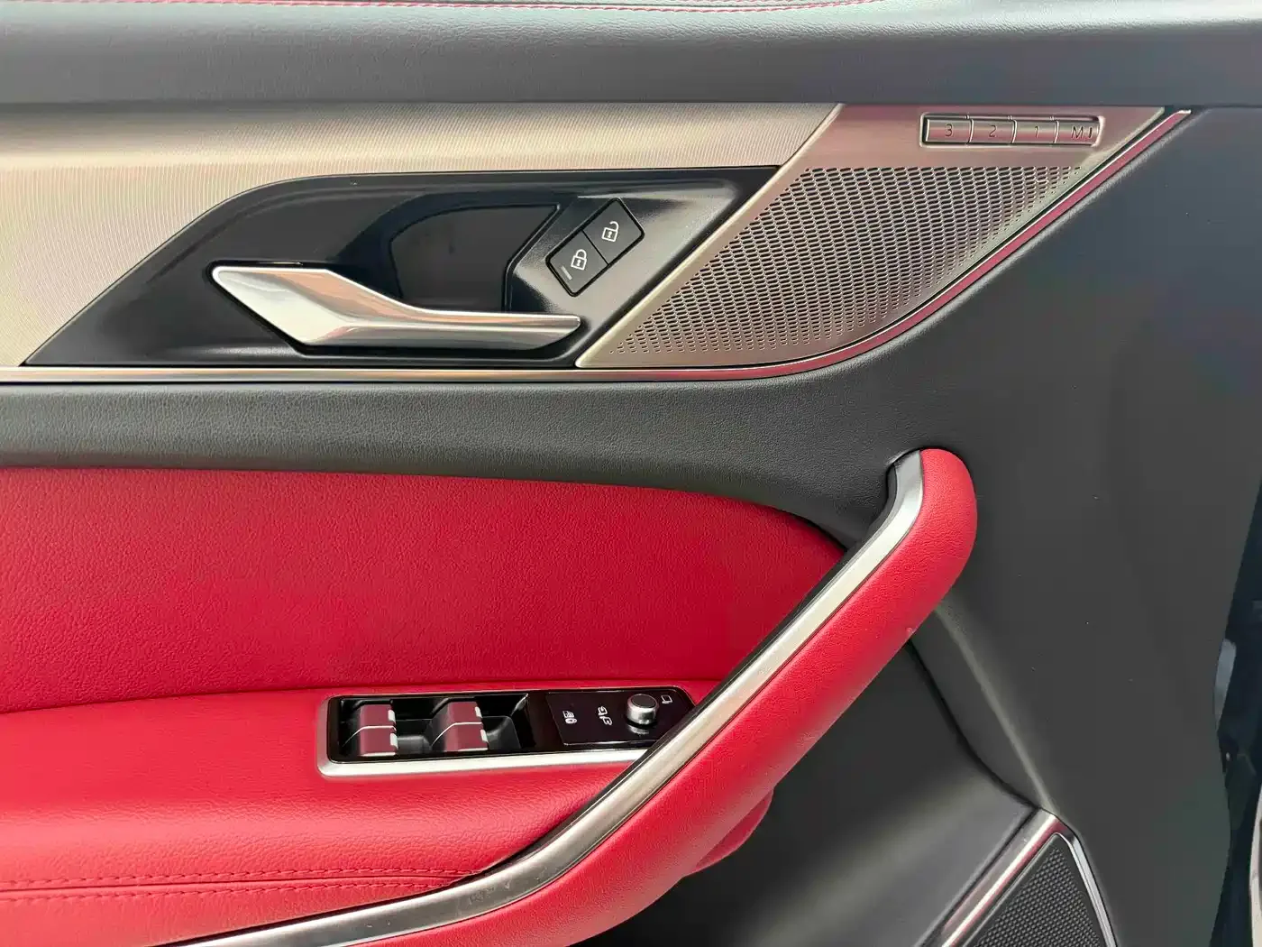 Jaguar Jaguar F-PACE 2024 P250 R-Dynamic SE — Фото автомобиля 11