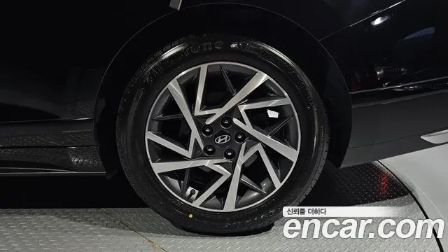 Hyundai Grandeur GN7 — Фото автомобиля 6