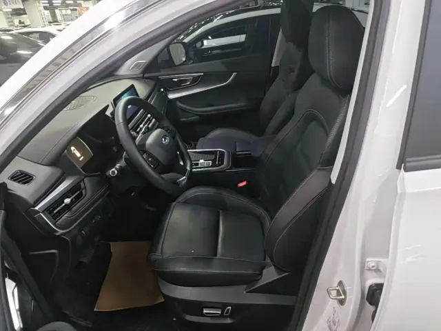 Chery Tiggo 8 — Фото автомобиля 14