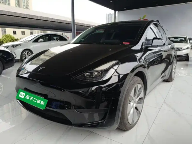 Фотография автомобиля — Tesla Model Y