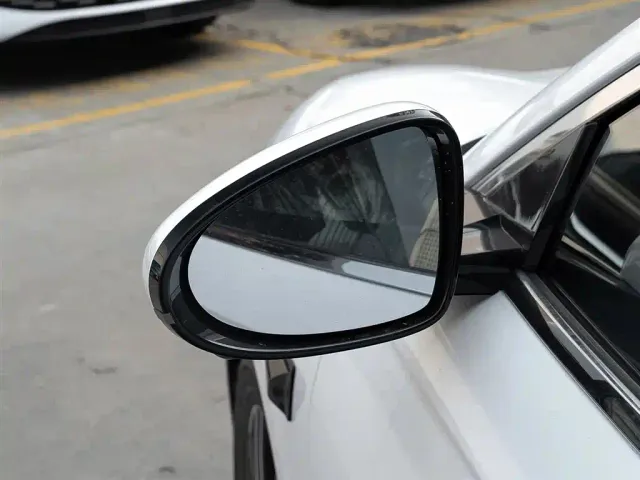 BYD Qin L — Фото автомобиля 15