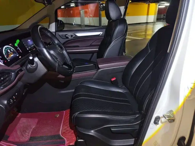 GAC Trumpchi M6 — Фото автомобиля 7