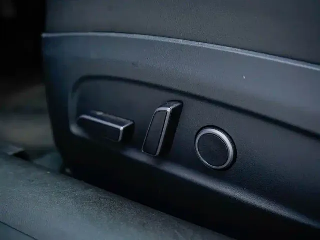 Tesla Model 3 — Фото автомобиля 22