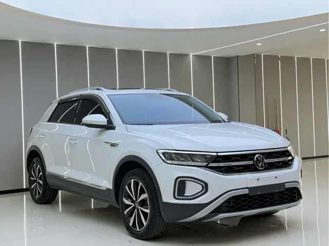 Volkswagen T-Roc — Фото автомобиля 3