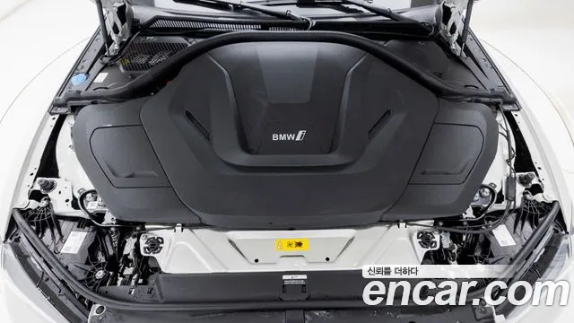 BMW i4 — Фото автомобиля 6