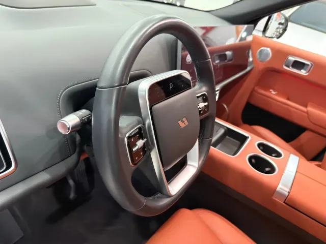 Li Auto L7 — Фото автомобиля 11