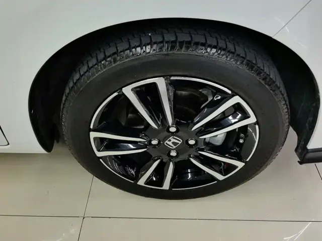 Honda Fit — Фото автомобиля 6