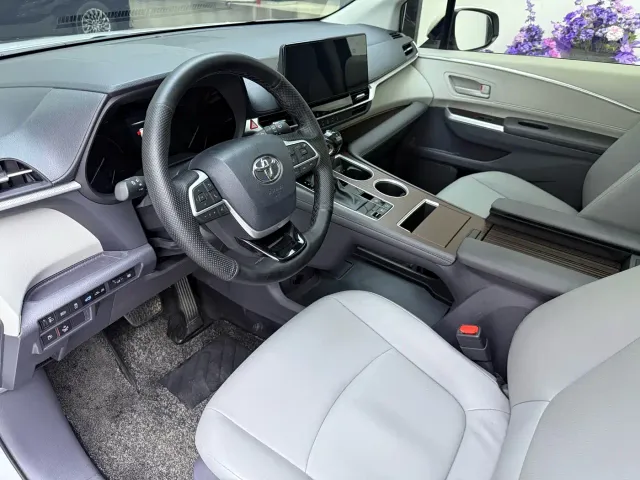 Toyota Granvia — Фото автомобиля 13